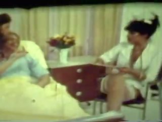 Nakal udan nurses suck pénis and fuck in terrific vintage interrasial x rated clip scene