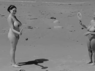 Playtime vid den nudistbeach