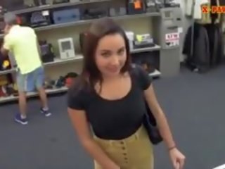 Superior College lassie Pawns Her Pussy And Banged At The Pawnshop
