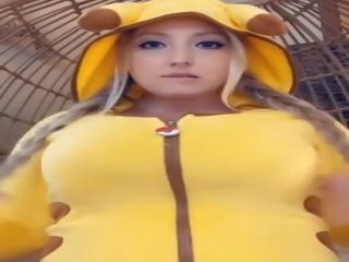 Ammende blond fletter musefletter pikachu suger & spiddene melk på stor pupper spretter på dildo snapchat x karakter klipp klipp