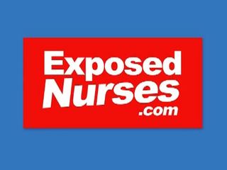 Narażony pielęgniarki: splendid pielęgniarka gra z jej wziernik