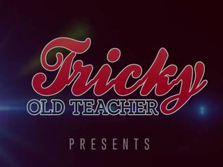 Tricky senas mokytojas - nekaltas paauglys studentas dulkina jos iškrypęs į mokytojas