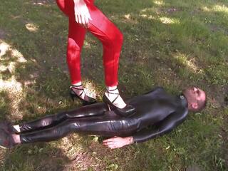 A Walk with the Slave Outdoors in Public Parc: Free sex clip 94
