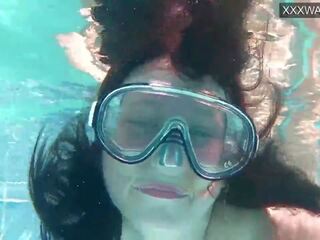 Minnie manga și eduard sperma în the inotand piscina: Adult video 72