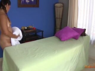 Pleasant thai sweetheart seduced and fucked by her masseur