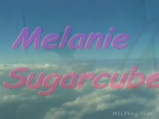 Melanie sugarcube - 거만한 라티 엄마 struts 그녀의 물건