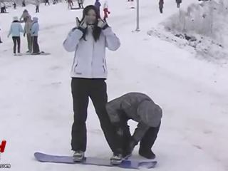 Aziatisch koppel gek snowboarding en seksueel adventures film
