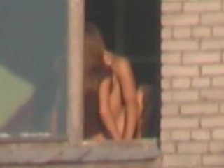 Ndelok voyeur captures young saperangan kurang ajar in window