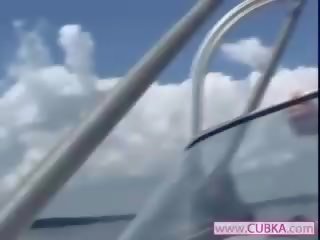 Giovanissima scopata su il yacht