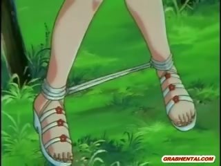 Anime jong vrouw krijgt squeezed haar tieten en hard poked