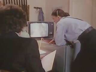 监狱 tres speciales 倒 femmes 1982 经典: 成人 视频 40