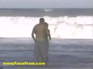 Young couple want fuck on the beach