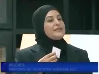 Arab girl Puts Condom From Mouth