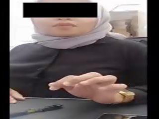 Hijab lover with big süýji emjekler heats his lad at work by webkamera
