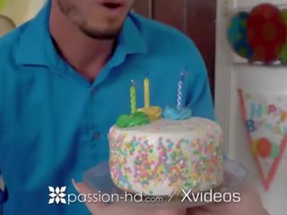 Passion-hd великий дупка білявка романтичний день народження для дорослих кліп